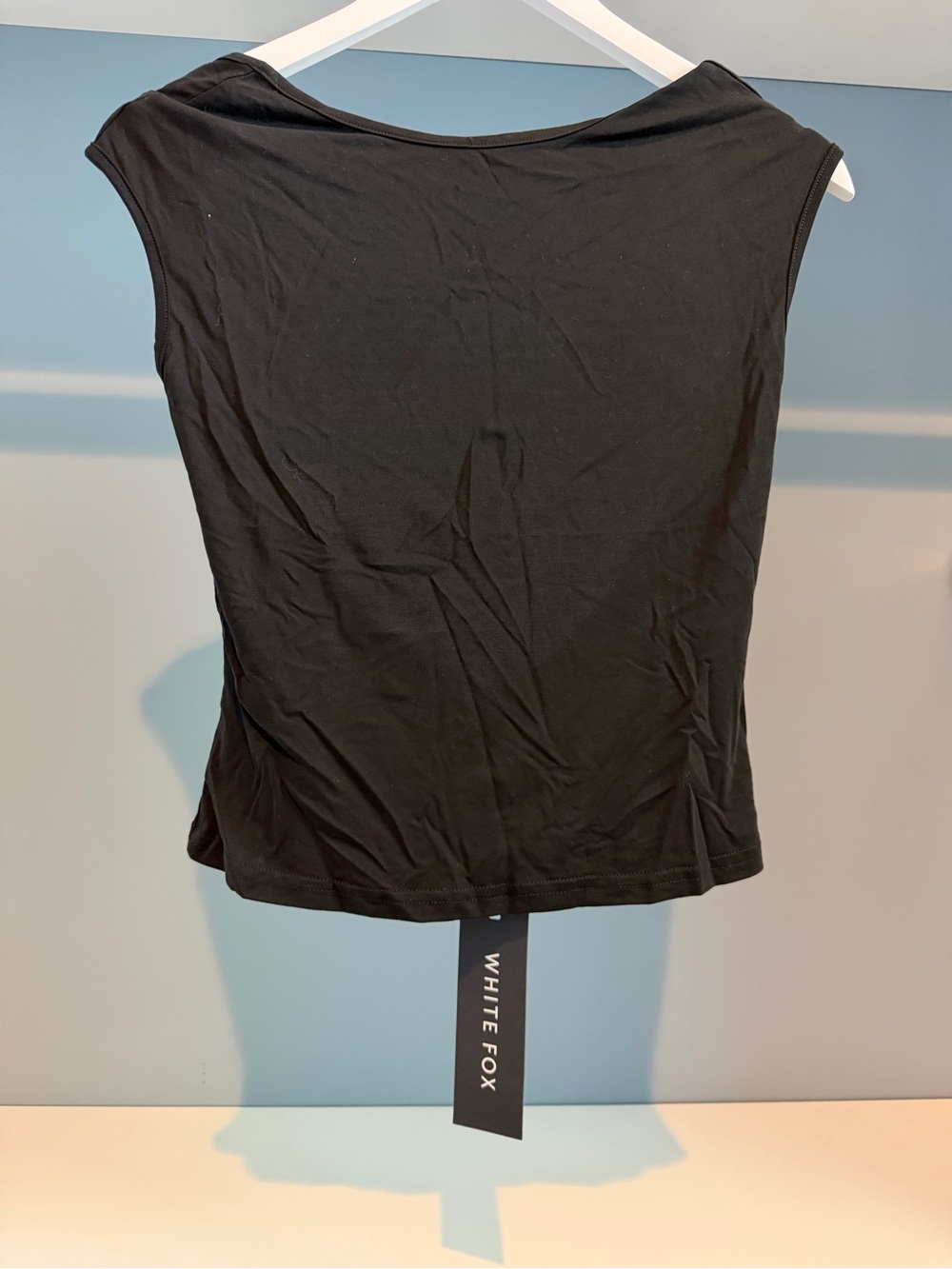 NWT White Fox Boutique black tshirt. Sz large. Lightweight. Open back. Brand new